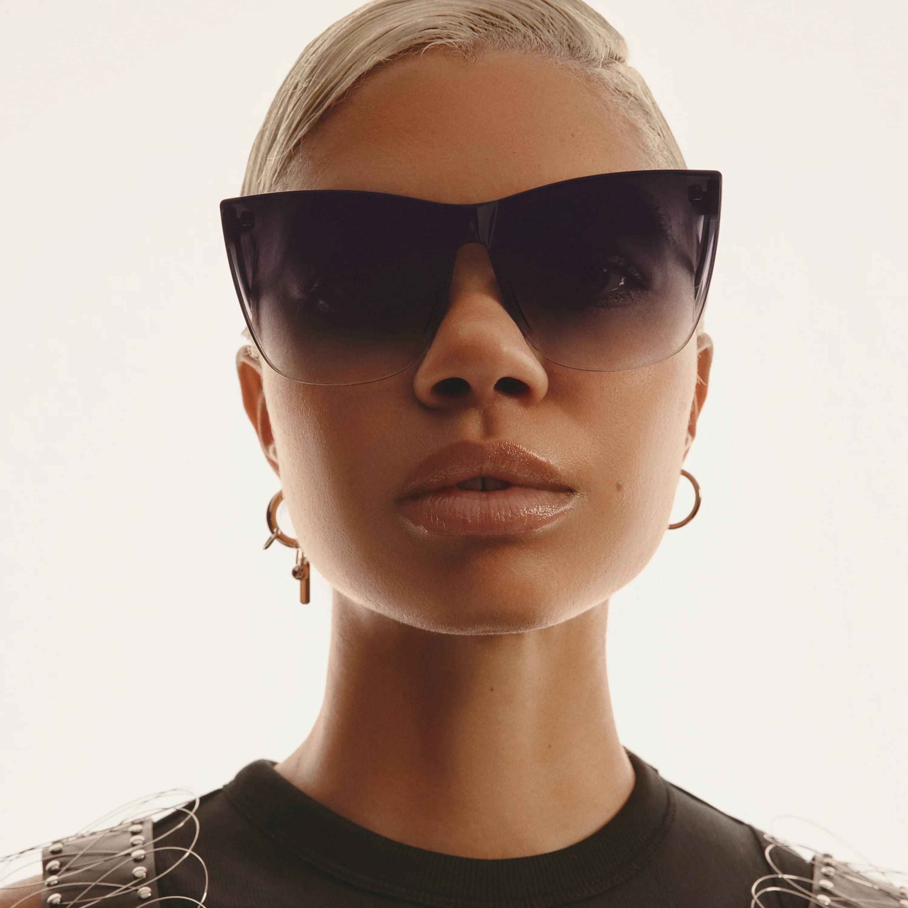 COME THRU - Image 11